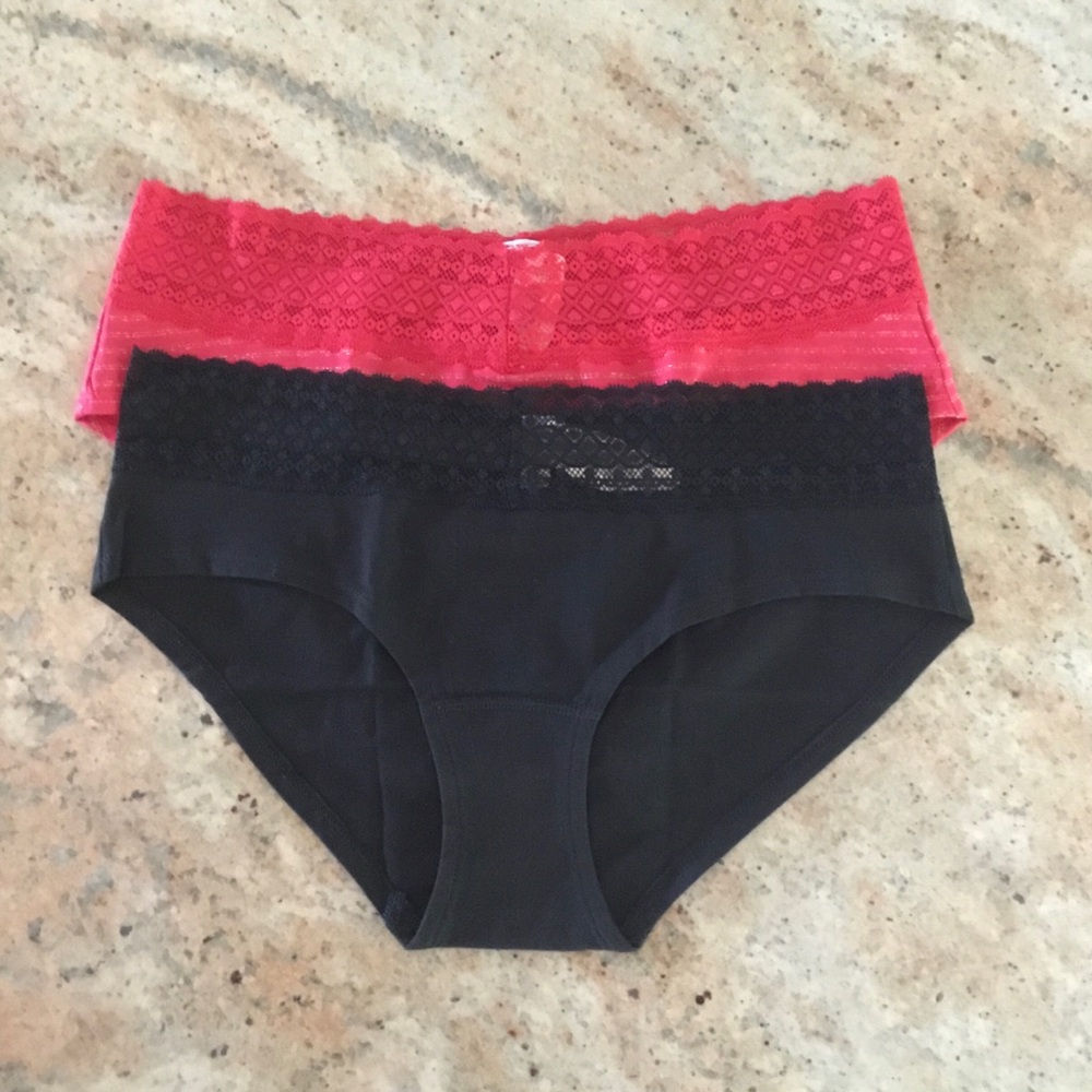 New Victoria’s Secret Set of 2 Lace Cotton Hip Hugger Underwear